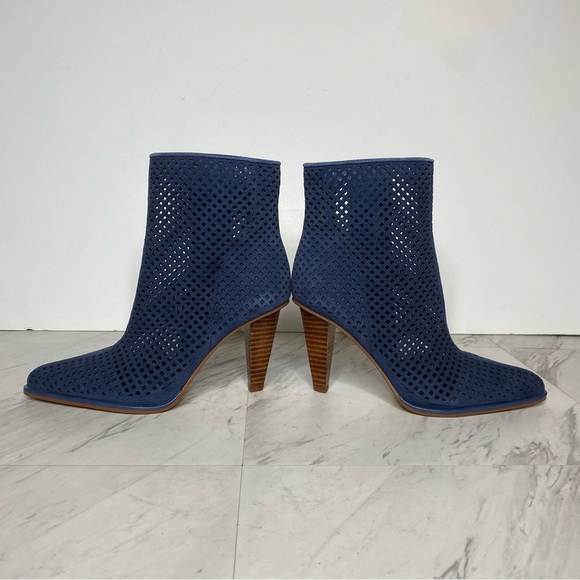 Vince Camuto Yolandal Blue Cutout Suede Pointy Toe Heeled Bootie 6M - Picture 7 of 14